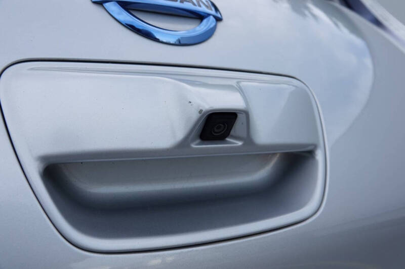 2011 Nissan LEAF SV
