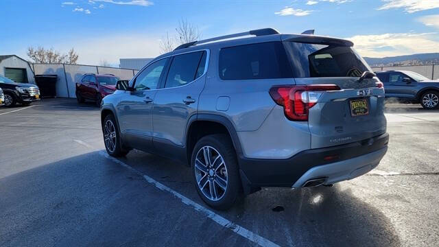 2023 GMC Acadia SLT