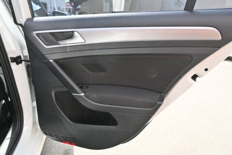 2016 Volkswagen e-Golf SE