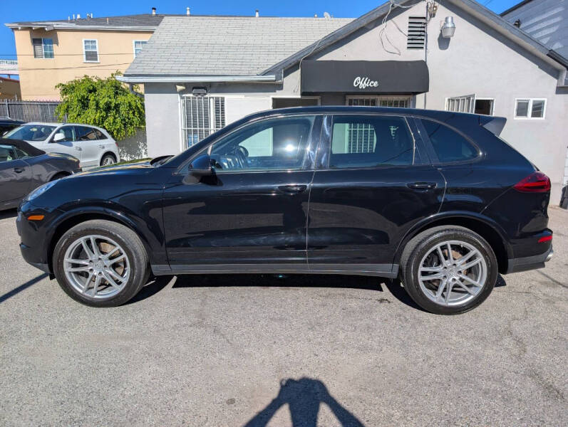 2017 Porsche Cayenne Platinum Edition