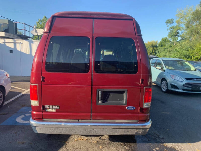 2005 Ford E-Series E-350 SD XLT