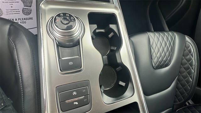 2024 Ford Edge Titanium