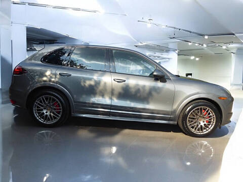 2014 Porsche Cayenne GTS
