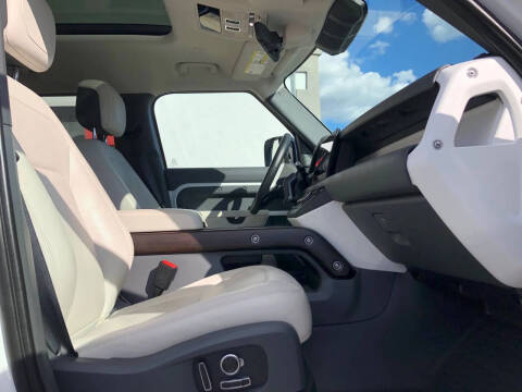 2023 Land Rover Defender 130 First Edition