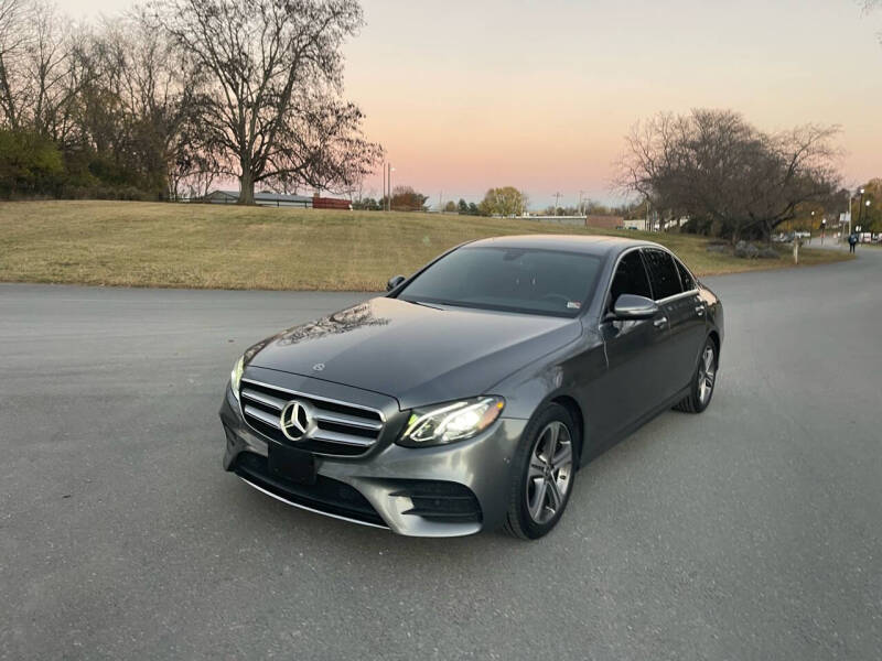 2018 Mercedes-Benz E-Class E300 photo 3