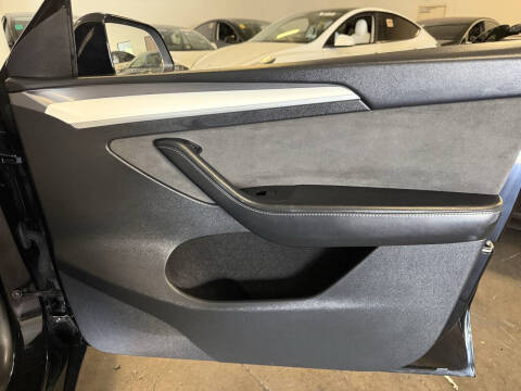 2024 Tesla Model Y Performance