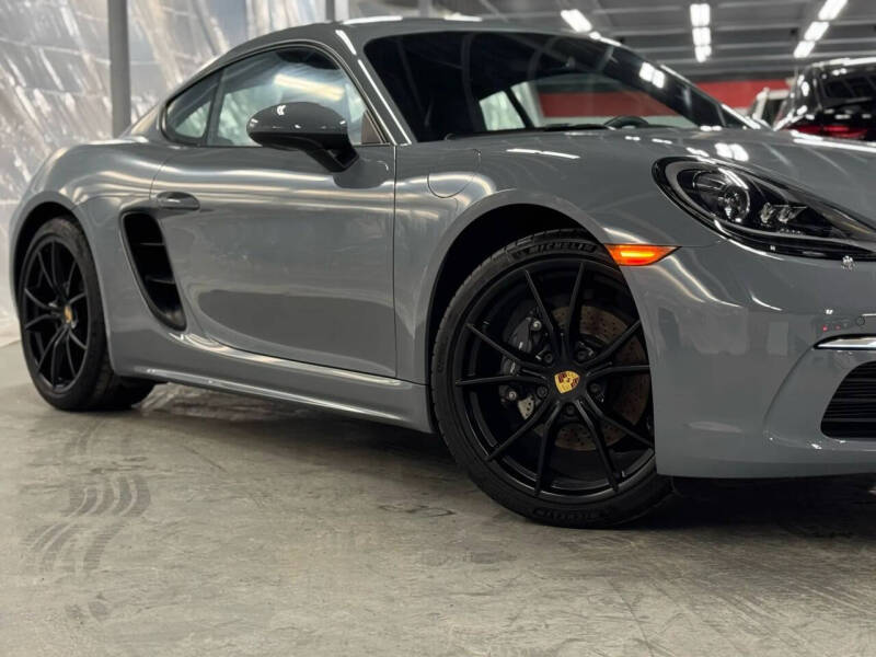 2024 Porsche 718 Cayman