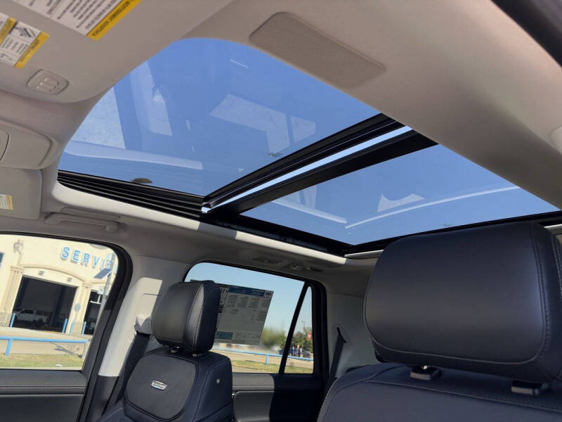 2025 Ford Expedition Platinum