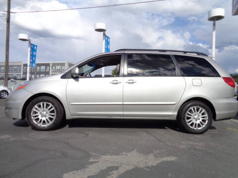 2010 Toyota Sienna XLE