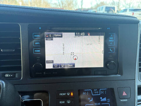 2017 Toyota Sienna XLE Premium 7-Passenger