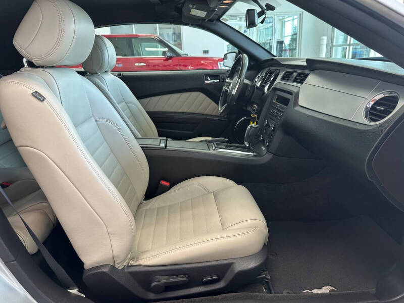 2013 Ford Mustang V6 Premium