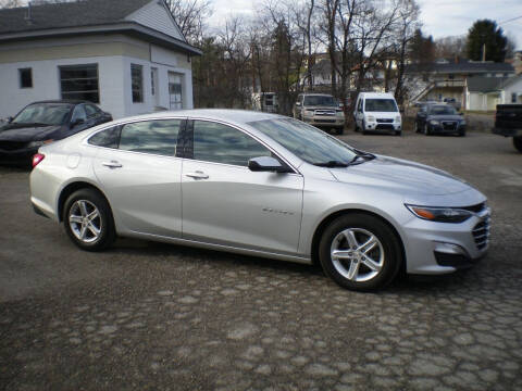 2019 Chevrolet Malibu for sale at Starrs Used Cars Inc in Barnesville OH