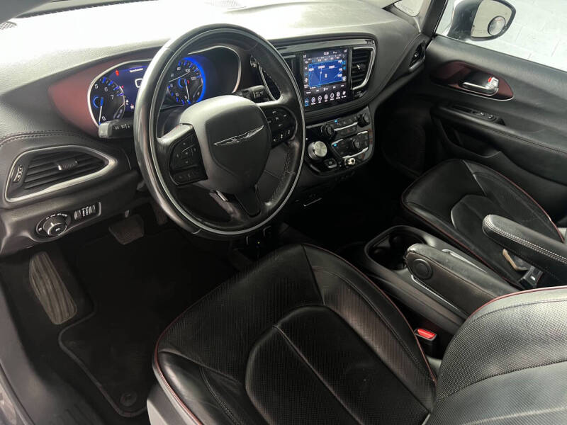 2020 Chrysler Pacifica Limited 35th Anniversary