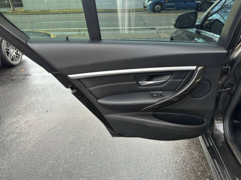 2017 BMW 3 Series 330i xDrive