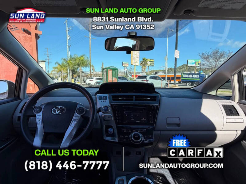 2017 Toyota Prius v Three