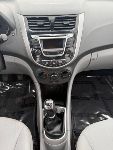 2014 Hyundai Accent SE