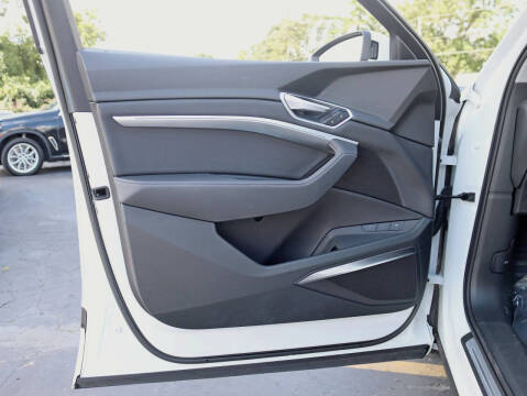 2019 Audi e-tron quattro Premium Plus