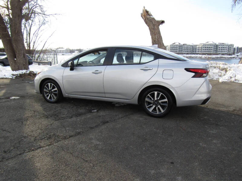 2023 Nissan Versa SV