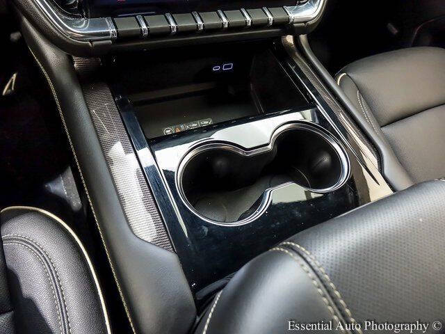 2025 GMC Yukon Elevation