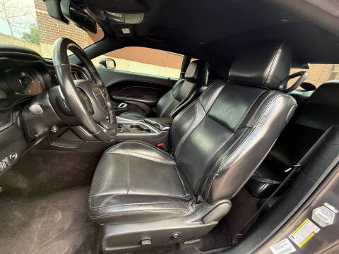 2016 Dodge Challenger SXT Plus