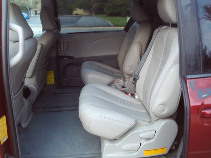 2012 Toyota Sienna XLE 8-Passenger