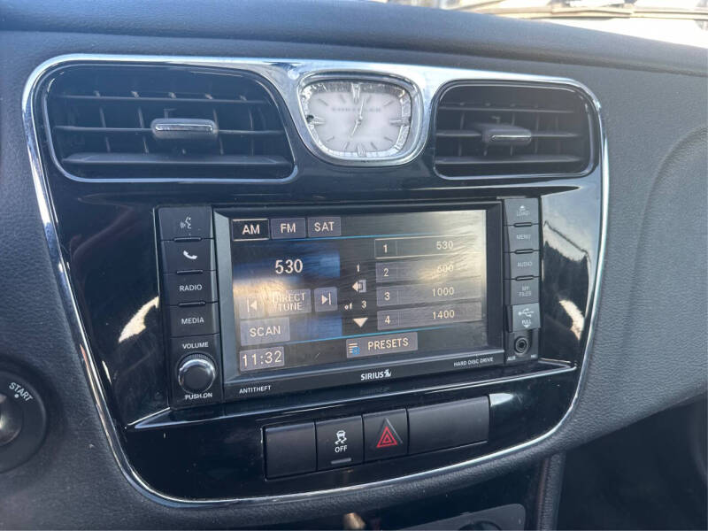 2013 Chrysler 200 Touring