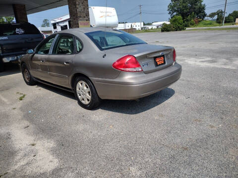 2005 Ford Taurus for sale at CARS N STUF, INC in Fitzgerald GA