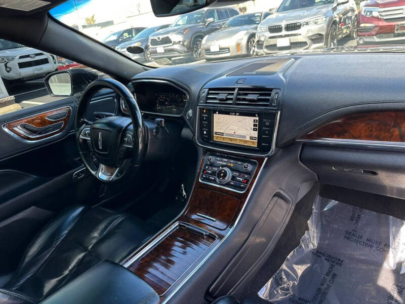 2019 Lincoln Continental Select