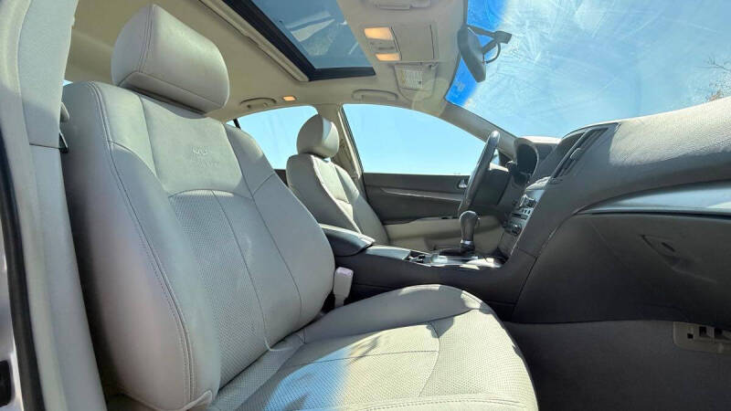 2011 Infiniti G25 Sedan Journey