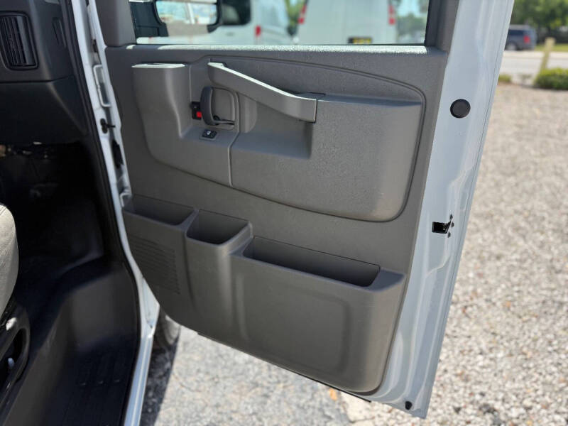 2023 Chevrolet Express 2500