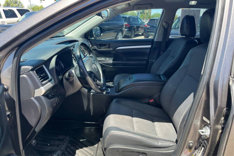 2019 Toyota Highlander LE Plus