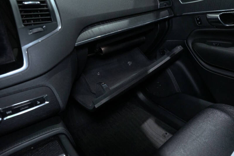 2020 Volvo XC90 T5 Momentum