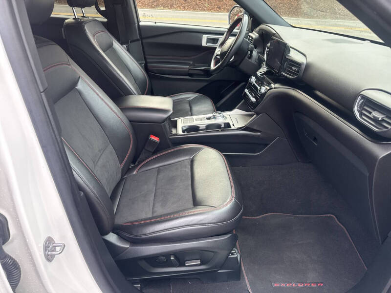 2022 Ford Explorer ST-Line