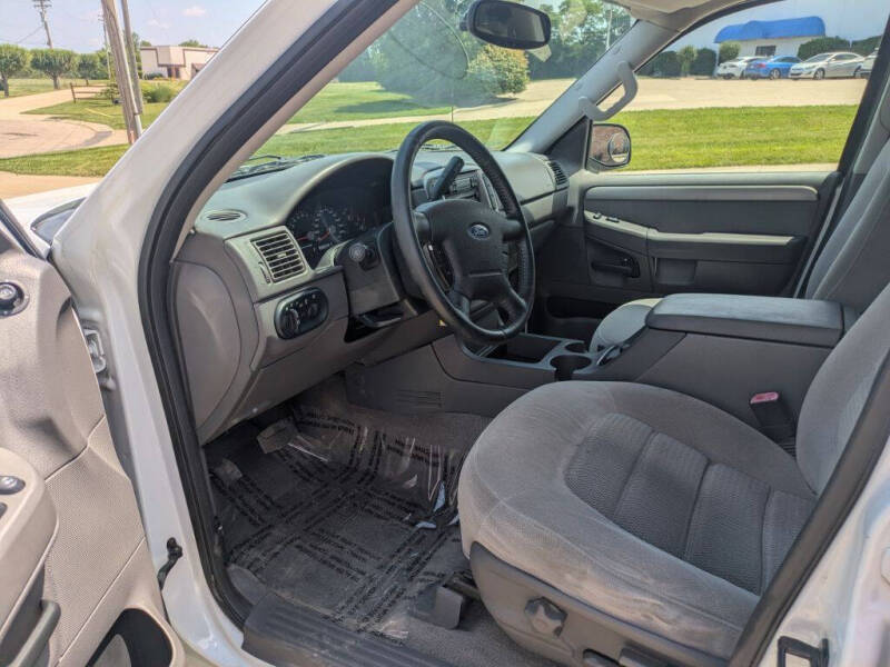 2004 Ford Explorer XLT