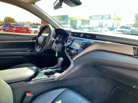 2020 Toyota Camry SE