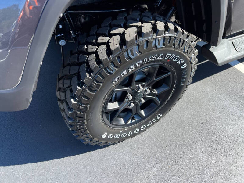 2025 Jeep Gladiator Sport