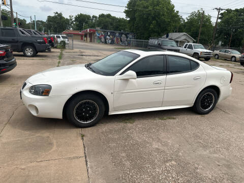 2007 Pontiac Grand Prix for sale at Hall's Motor Co. LLC in Wichita KS