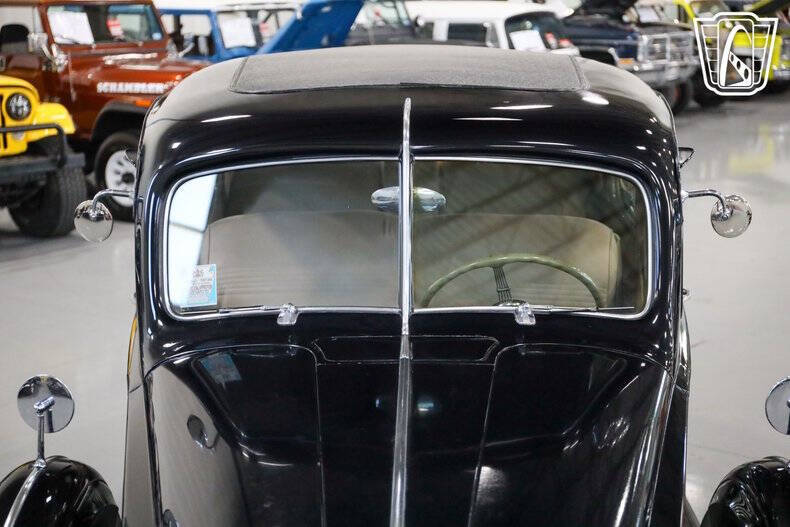1938 Packard Super Eight