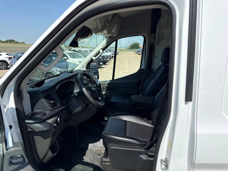 2025 Ford Transit 250