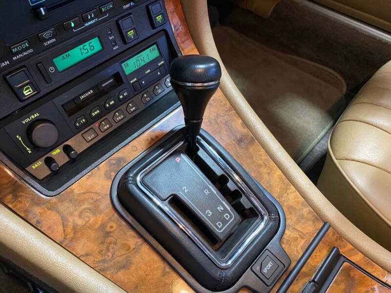 1990 Jaguar XJ-Series XJ6