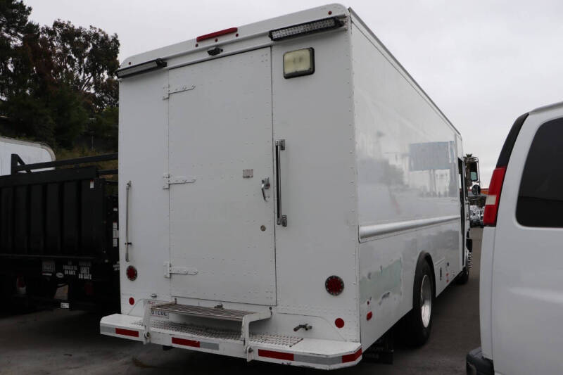 2012 Freightliner MT55 Chassis