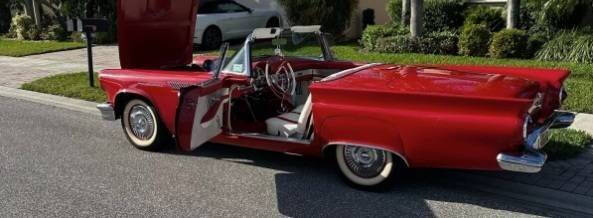 1957 Ford Thunderbird