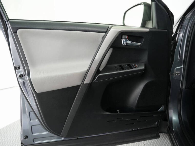 2017 Toyota RAV4 Hybrid XLE