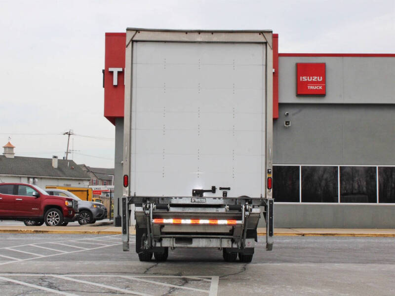 2024 Freightliner M2 106