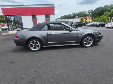 2004 Ford Mustang GT Deluxe