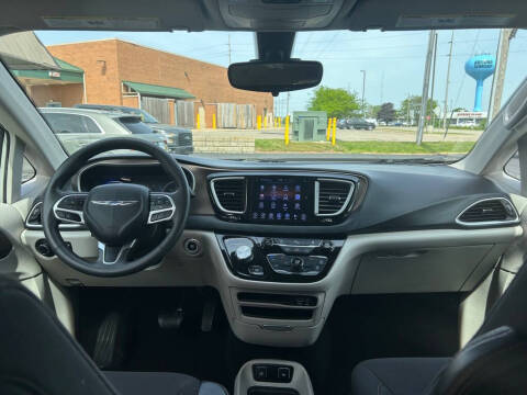2017 Chrysler Pacifica Touring