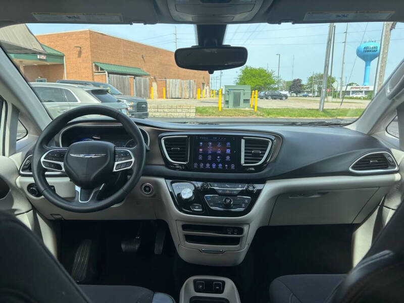 2017 Chrysler Pacifica Touring