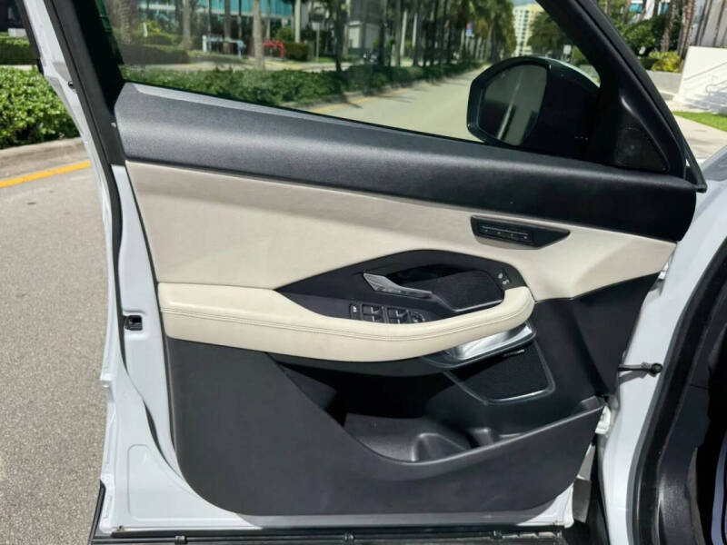 2019 Jaguar E-PACE P250 SE