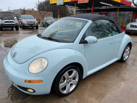 2006 Volkswagen New Beetle Convertible for sale at Cash Car Outlet in Mckinney TX