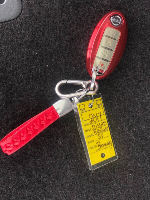 2017 Nissan Pathfinder SV